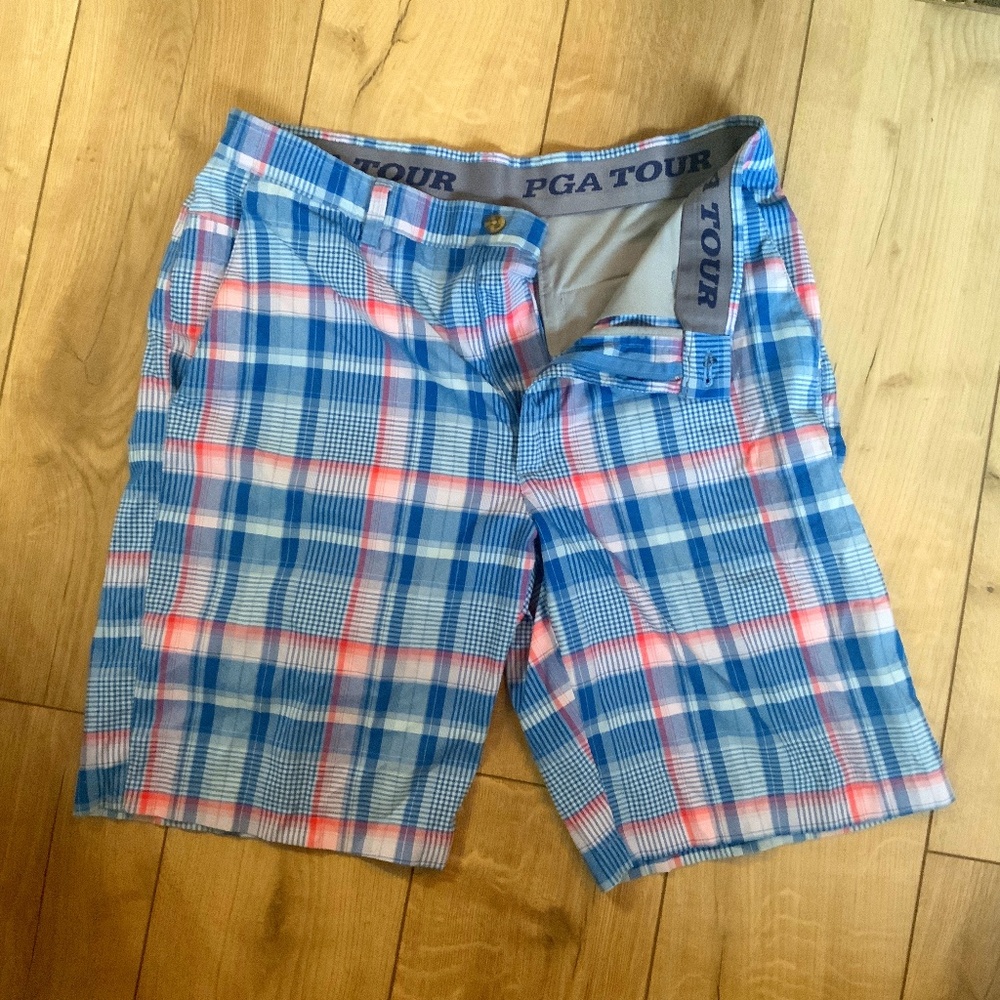 Men’s Golf Shorts - Size 32 PGA Tour